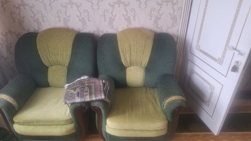 Продаётся диван с креслами