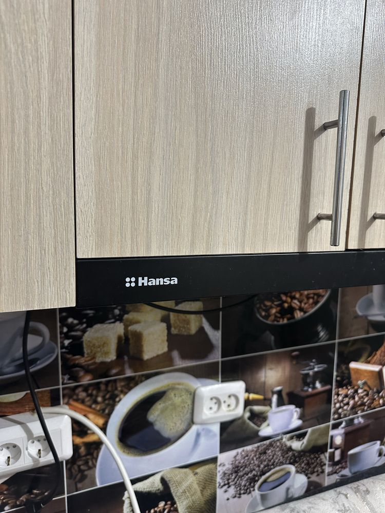 Продам кухонные шкафы с вытяжкой