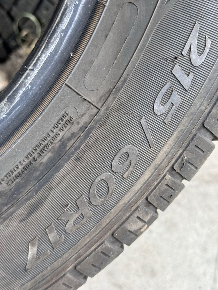 215/60/R17 Goodiyear EfficientGrip 4бр летни dot2619 7мм