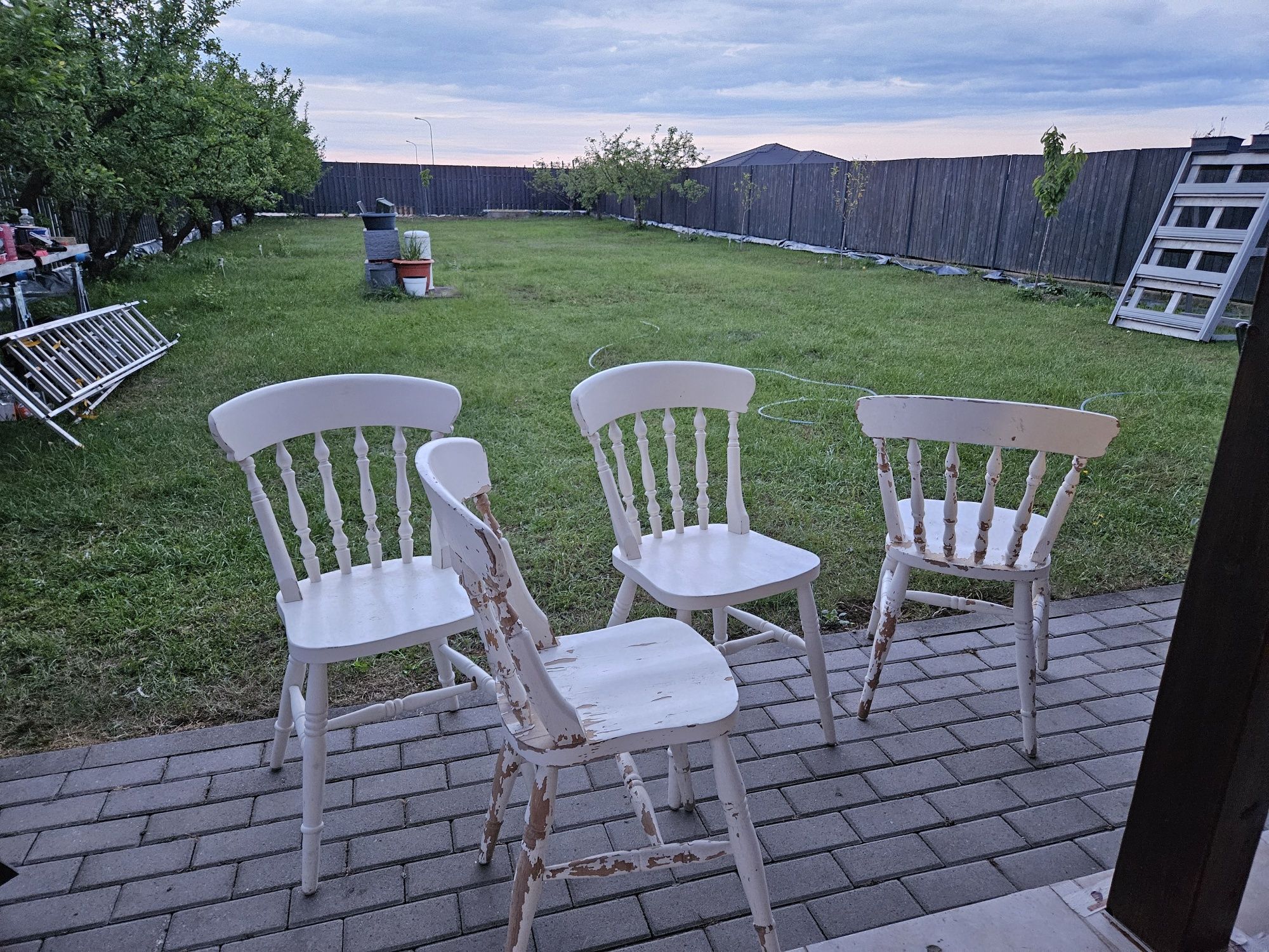 Masa și scaune rustic , mobila gradina, bucatarie exterioara.