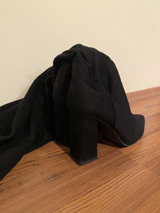 Cizme cu toc peste genunchi