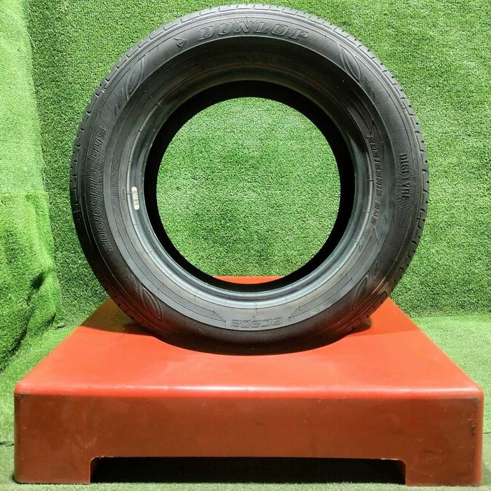 Продам Шины летний 205/65R15 Dunlop EC202 1 штук износ 10% год 2020