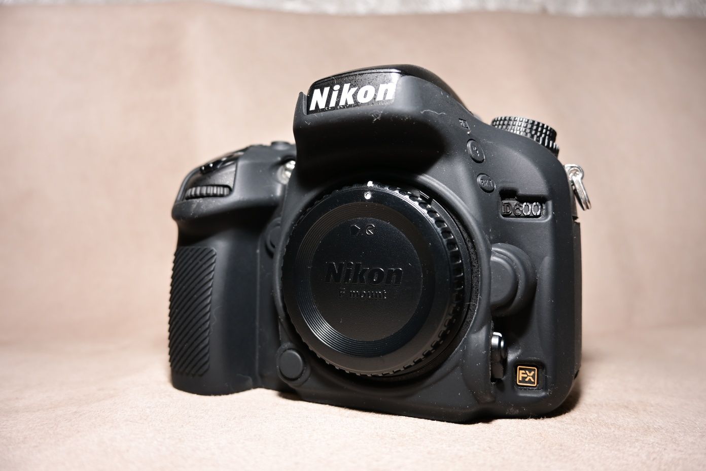 Продам NIKON D600.
