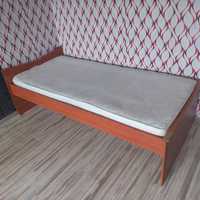 Односпальная кровать с матрасом