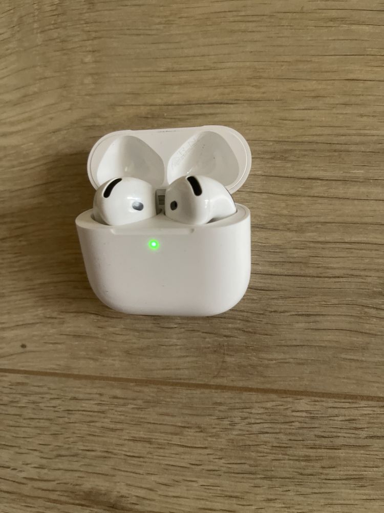 Продавам Air Pods 4