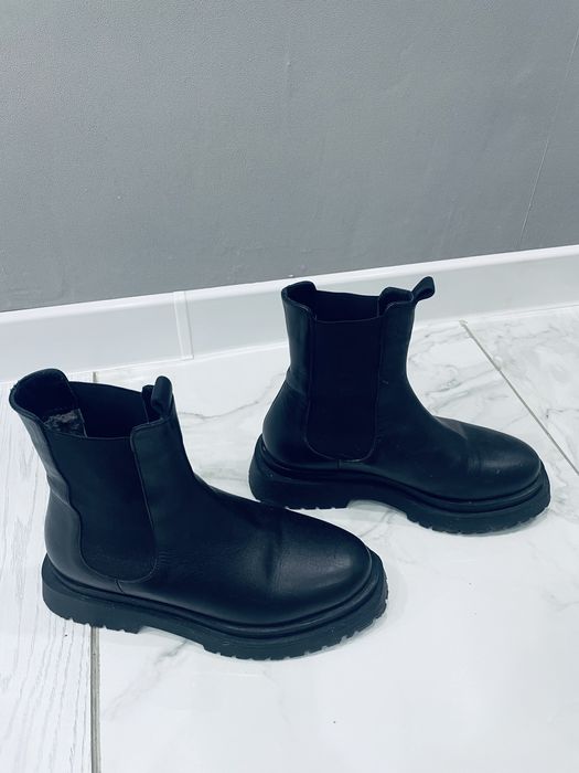 Продам зимние сапоги челси