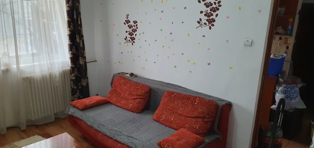 Inchiriez apartament,3 camere