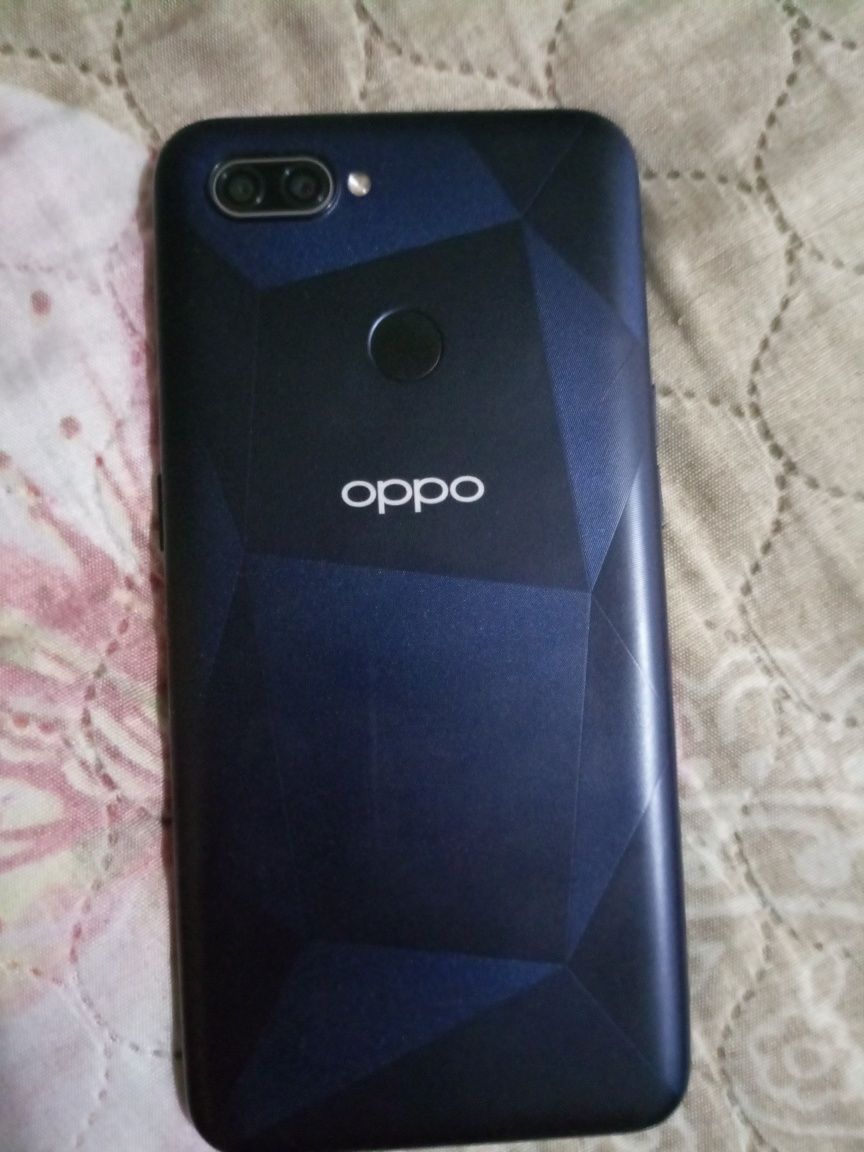 Oppo a12  продам