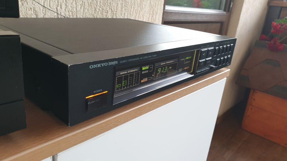 Tuner Onkyo Integra T-4015