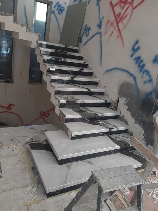 Плиточник делаю работу на совесть. Фото мой 100%