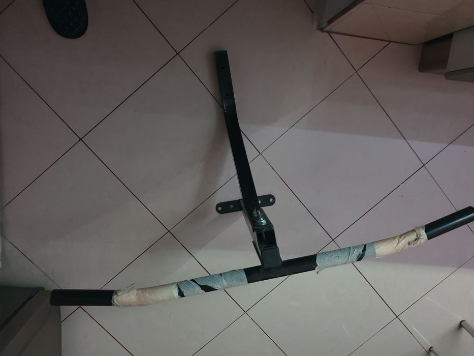 Bara tractiuni perete