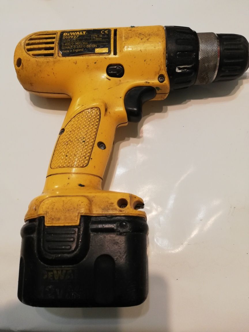 Vand masina de insurubat original Dewalt.