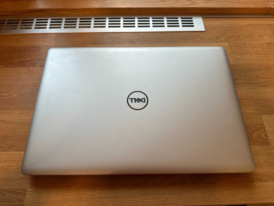 Dell Inspiron 5570 i7-8550U 16GB RAM SSD 1TB Radeon 530, baterie nouă