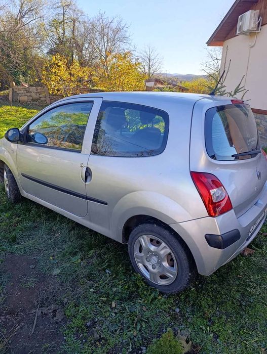Renault twingo 2007 година