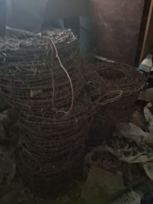 Sarma inginpata si 2 marmide aluminiu de 50 de litri