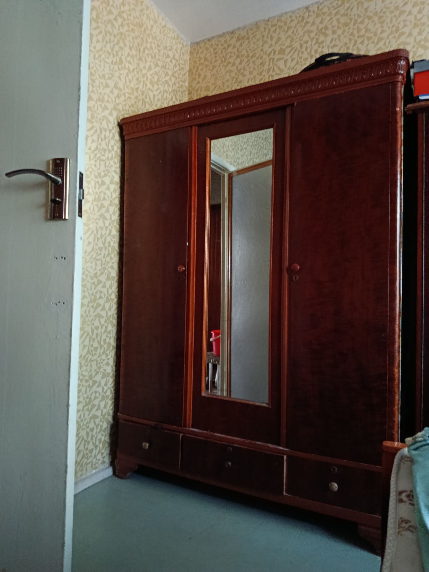 Шифонер  Антиквариат,Б/У продается