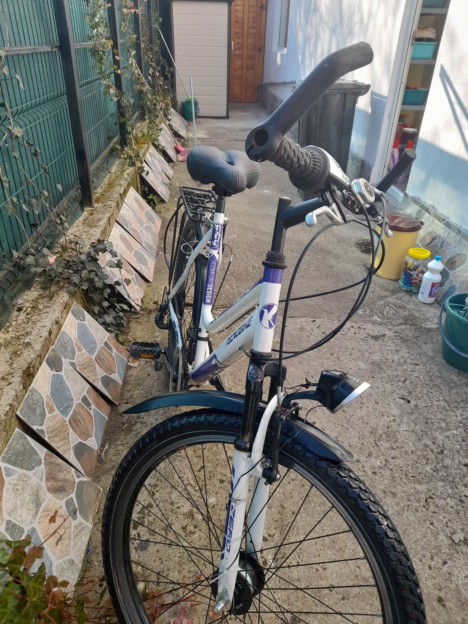 Bicicleta damă cu viteze