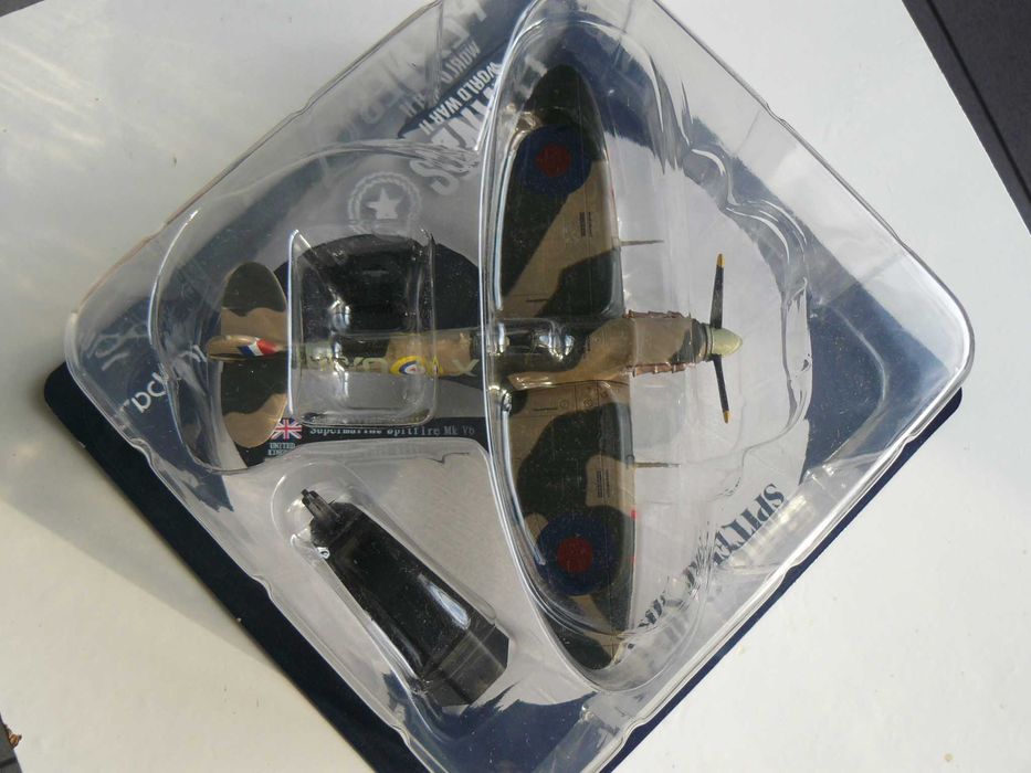 Macheta Avion SPITFIRE SUPERMARINE MK VB 1941 Scara 1:72 DeAgostini