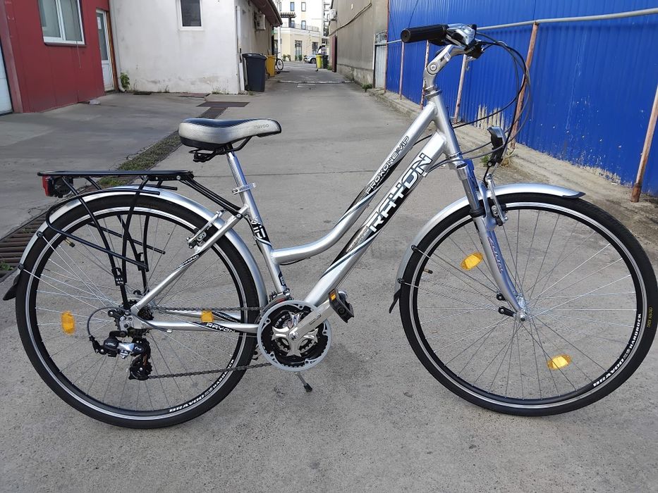 Vând bicicleta din aluminiu pentru damă