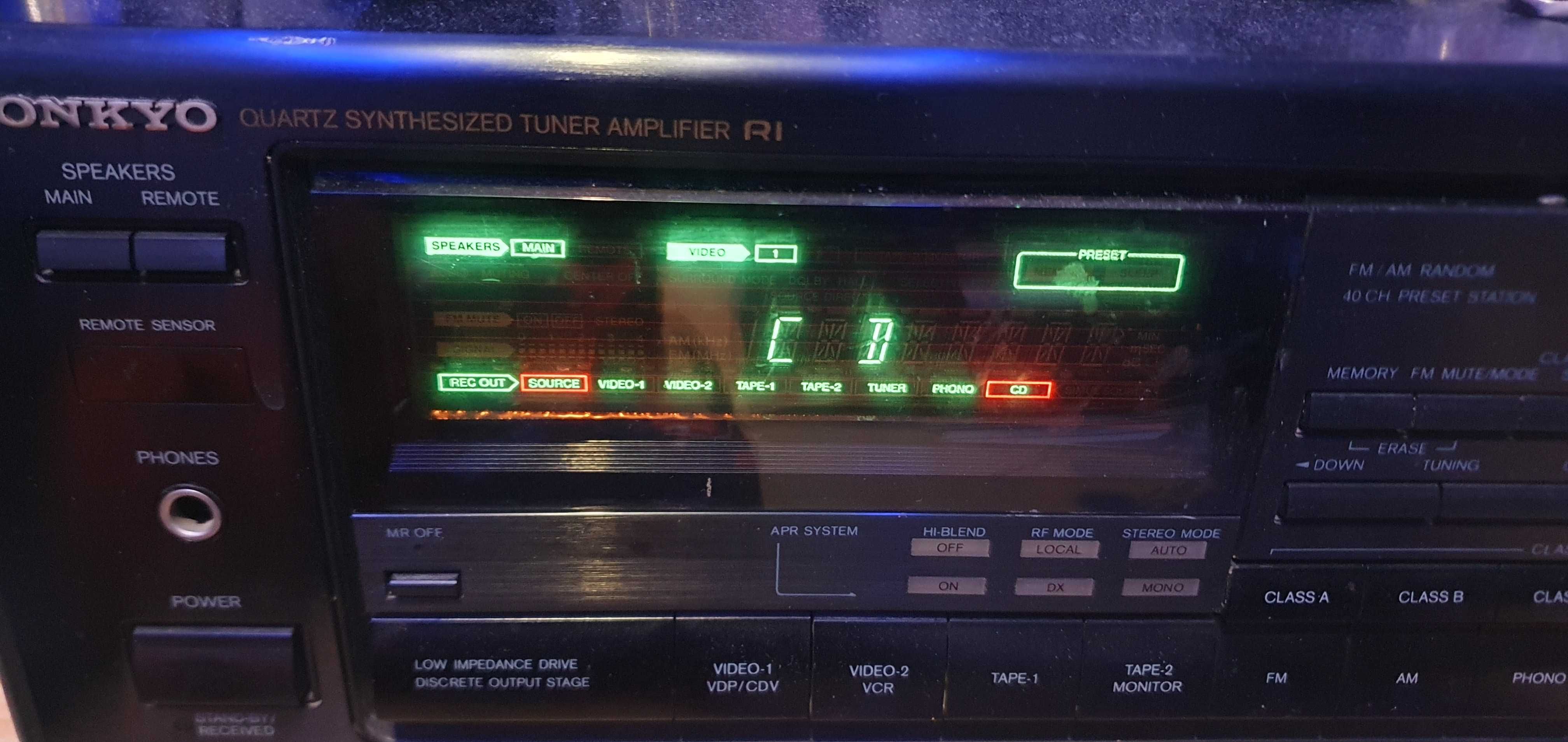Усилвател ONKYO, много запазен, произведен в Япония! (Ресивър)