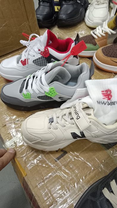 Кроссовки от 36-41 размеры новые.