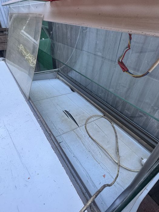 Срочно продам 2 холодильника в рабочем состояние.