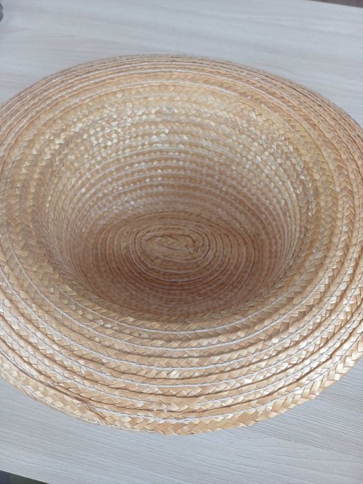 Diverse palarii din paie noi