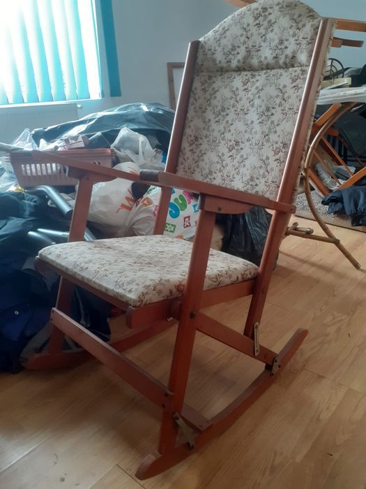 Vând Balansoar lemn, tapițat, impecabil