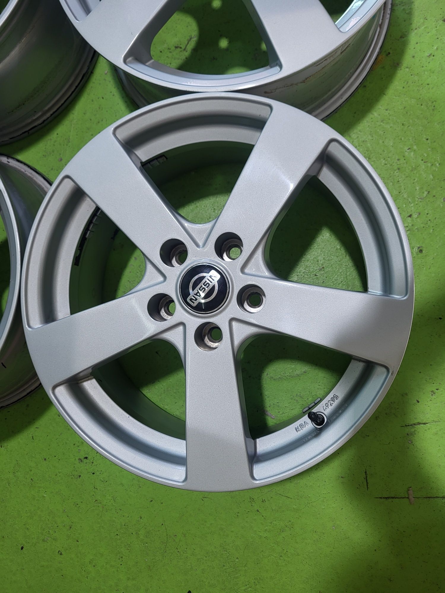 17 5x114.3 Nissan Renault Dacia лети джанти 5х114.3