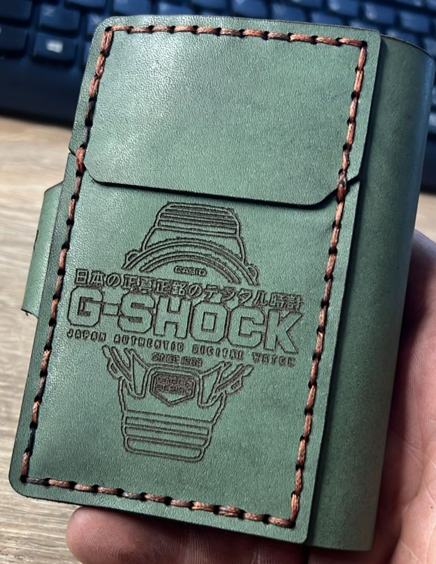 Portofel cusut manual (Rahely ART Craft)  gravat cu G Shock