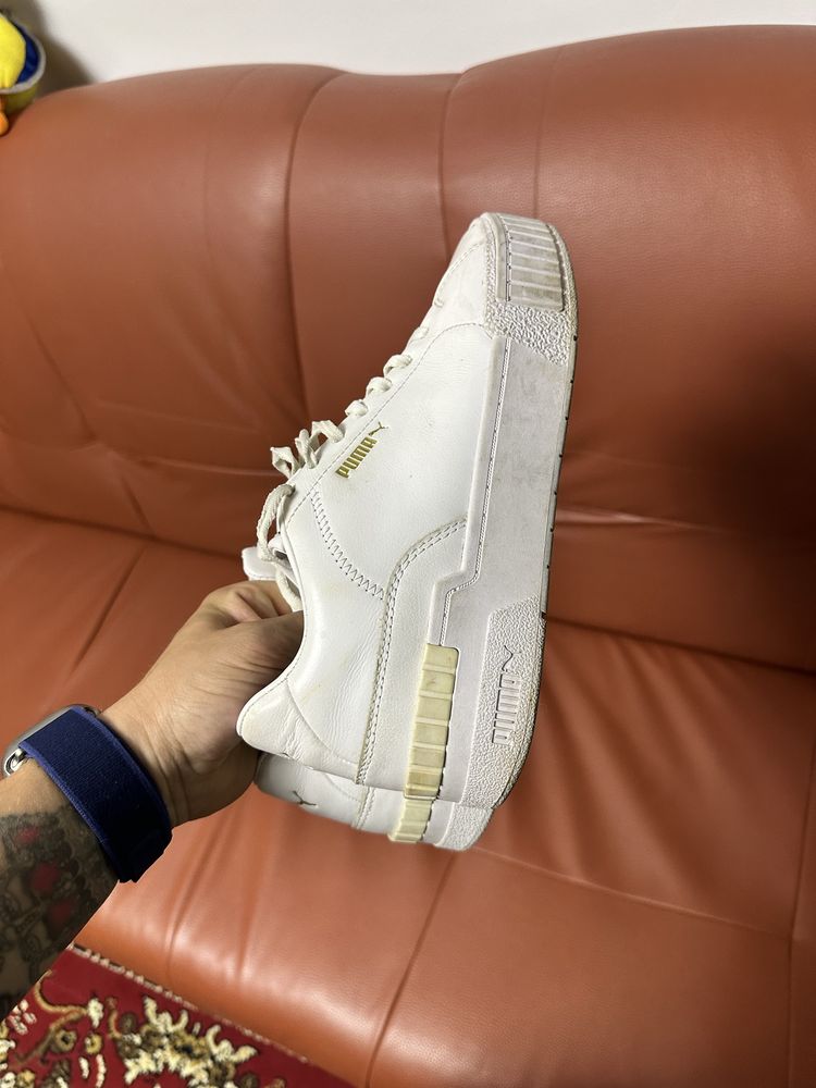 Adidasi Puma numarul 40