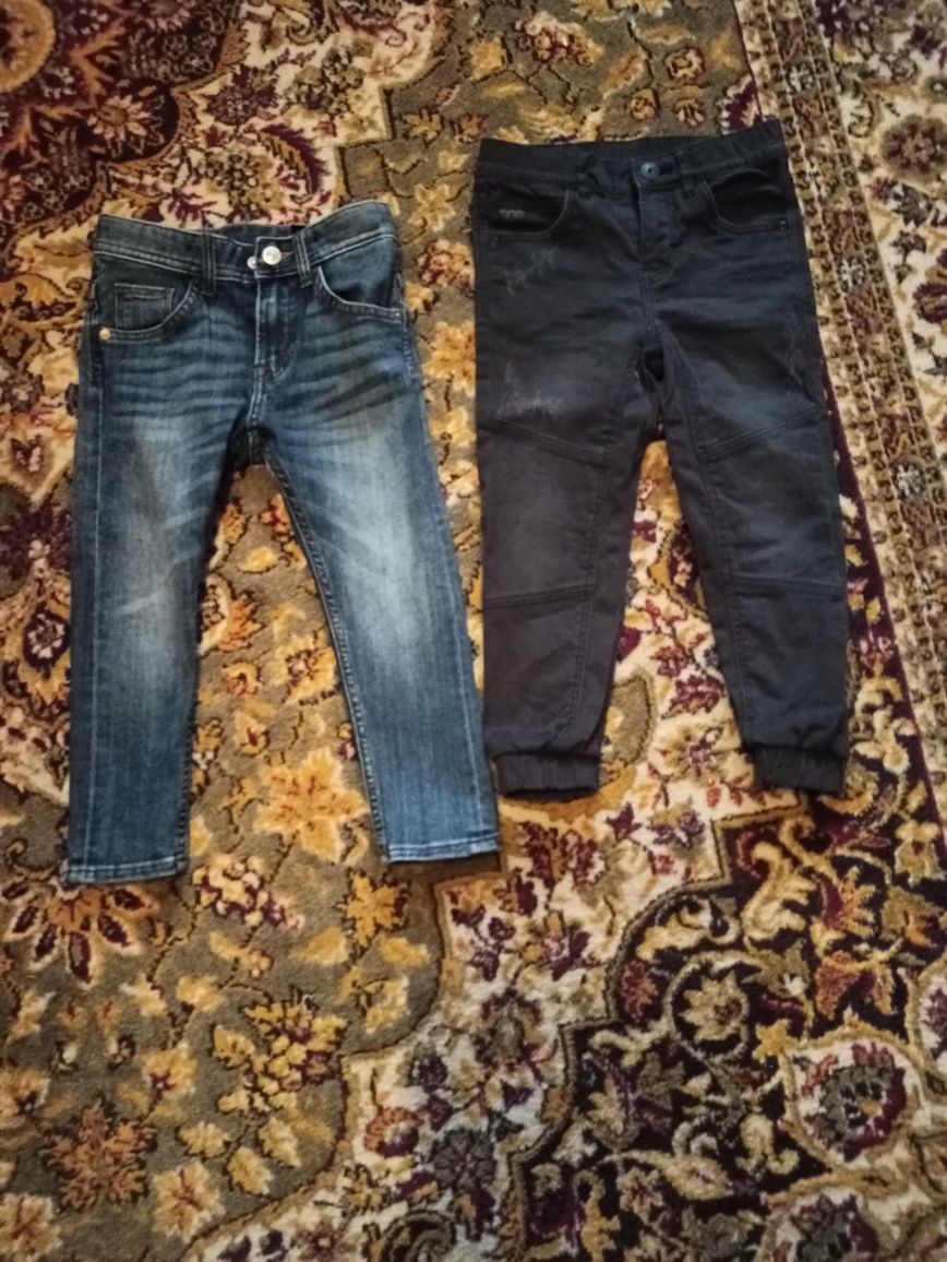Jeans noi H&M mărime 104(3-4ani)