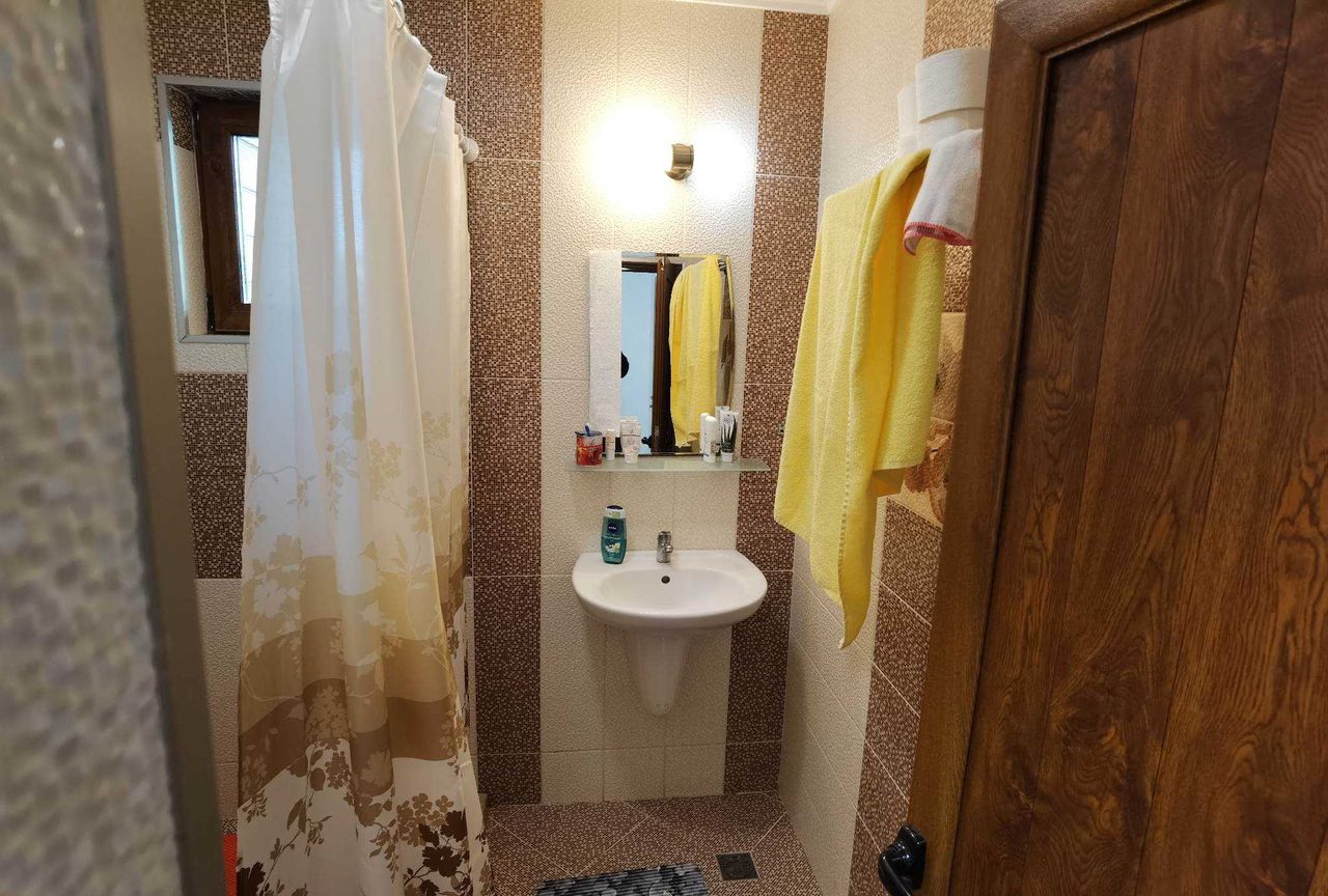 Дава се под наем Тристаен апартамент в Бургас, Сарафово - 75 кв.м за 600 € - Снимка #2