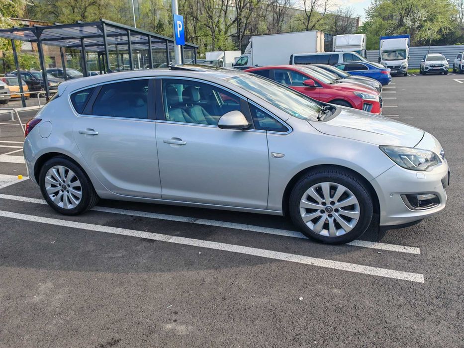 Opel Astra J Hatchback facelift
