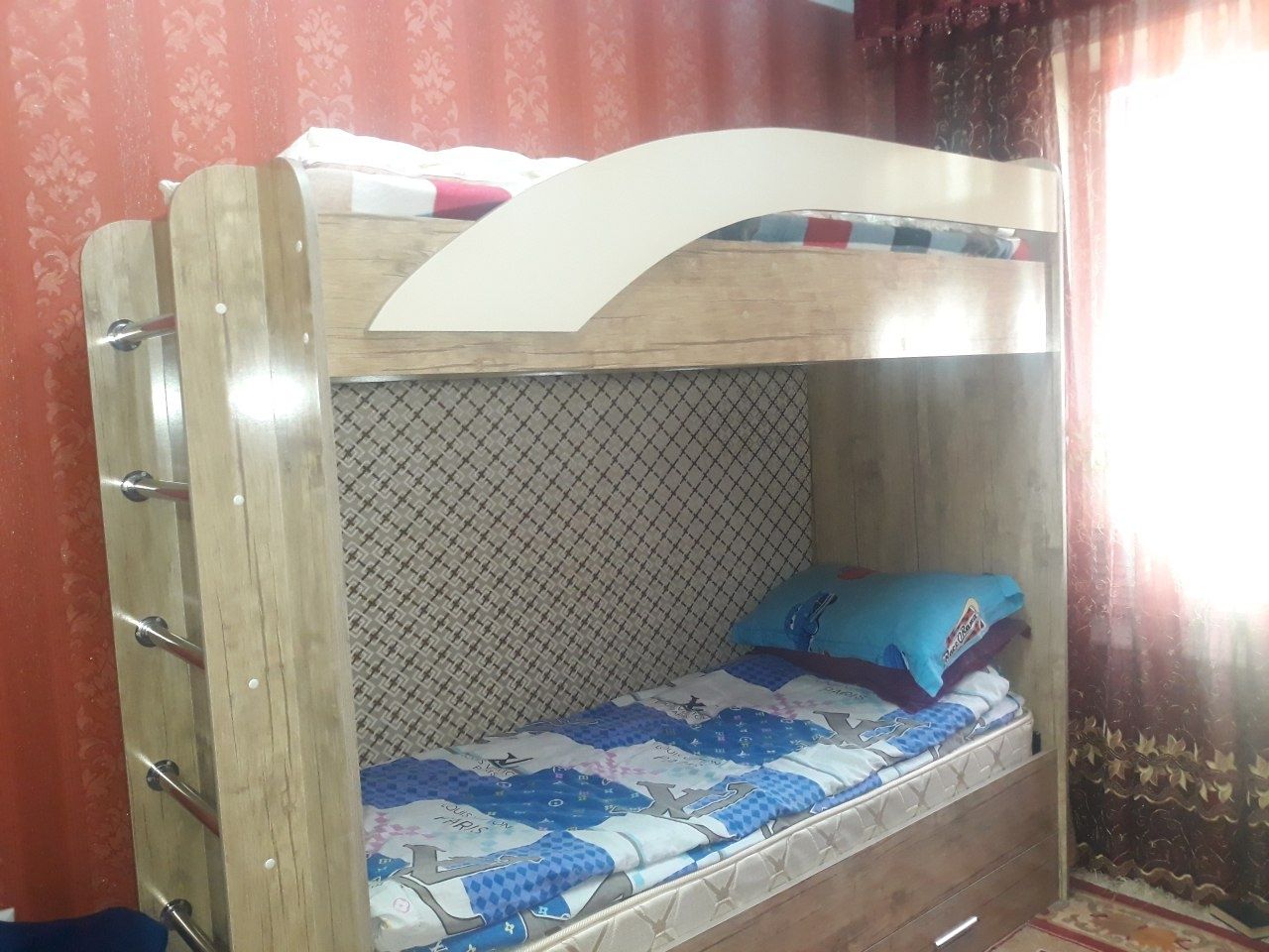 Продаётся двухярусная кровать