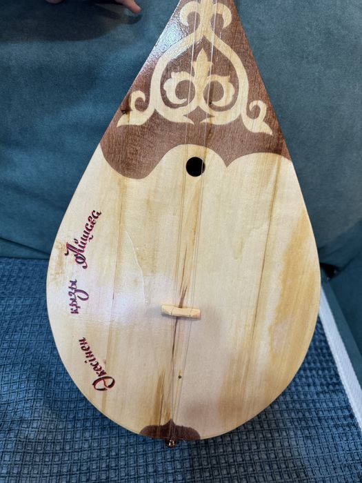 Продам домбыра новая