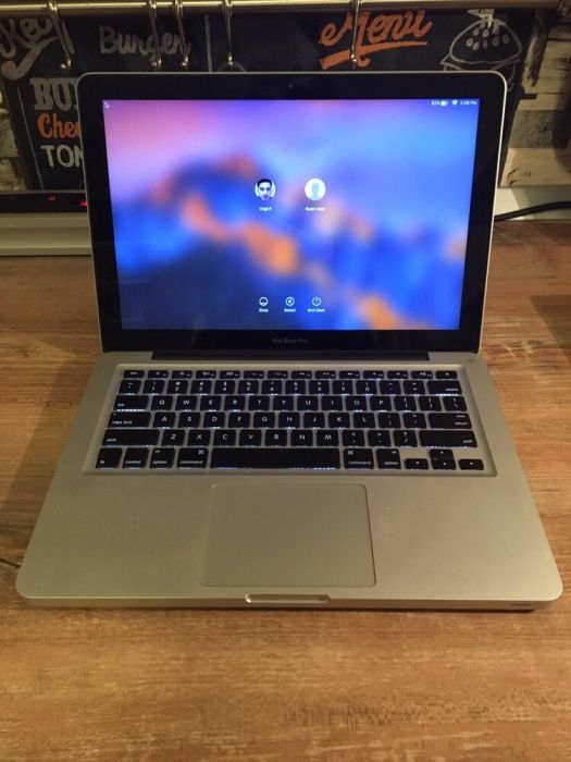 Macbook Pro 13, mid 2012, procesor i5, 8gb ram, 750 gb HDD