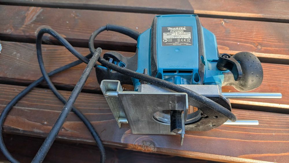 Masina de frezat Makita RP0900 - folosita 10 minute