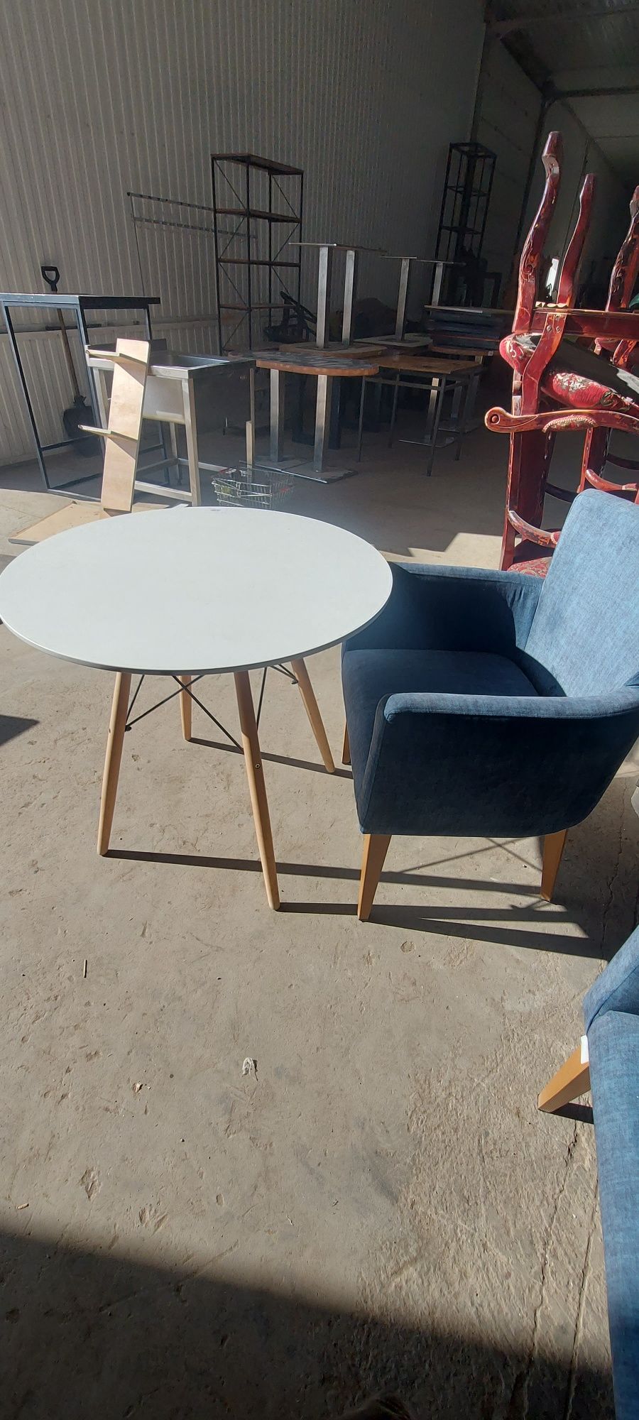 Стол для кафе стулья кресло, зонт, насос и много другое в Астане