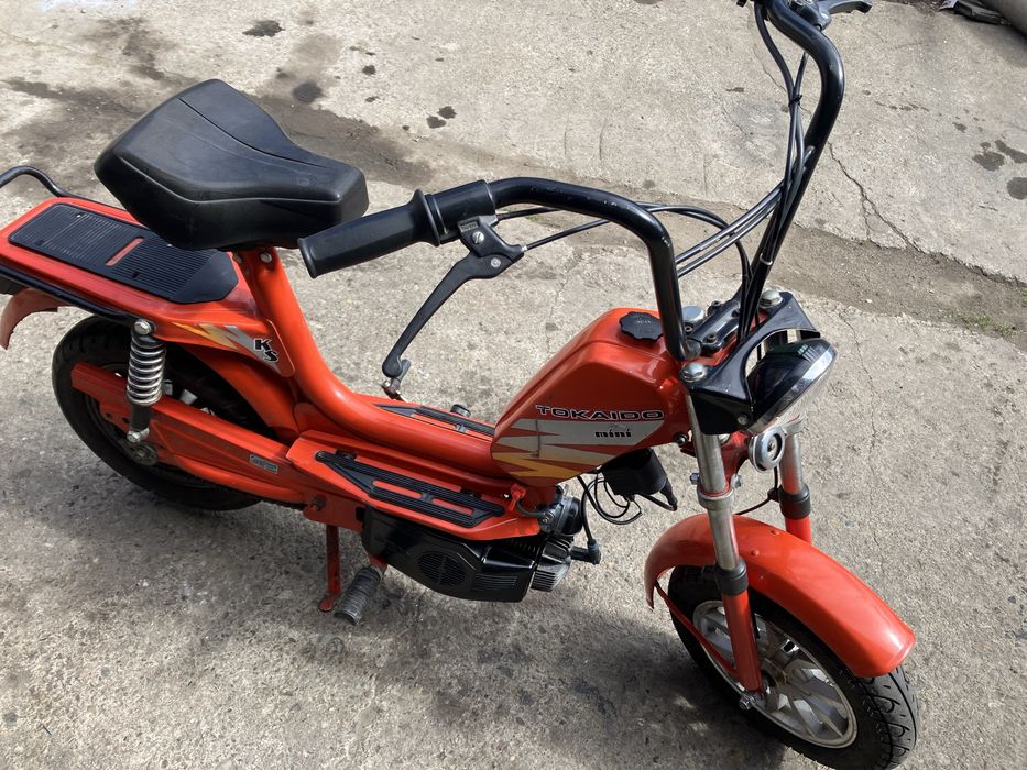 Vînd două scutere  Piaggio Zip Mini Tokaido