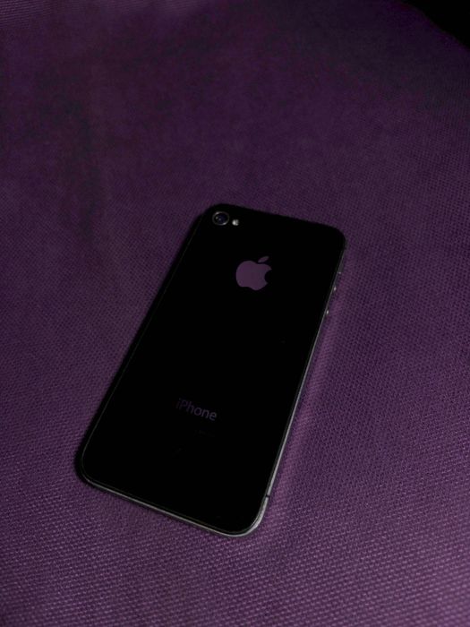Чёрный Apple iPhone 4s
