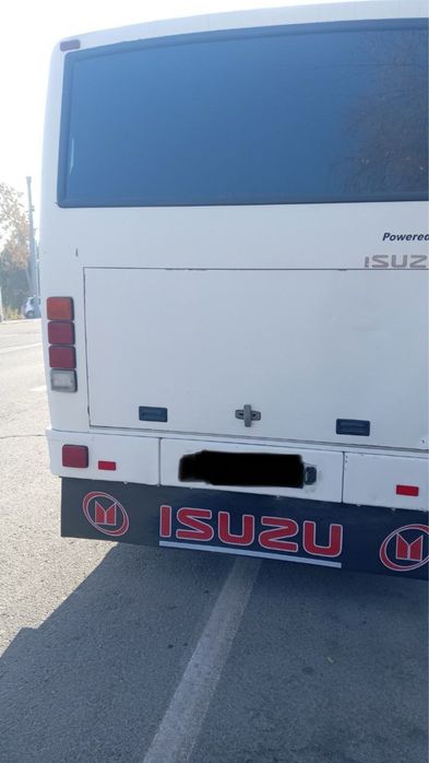 Isuzu avtobus sotiladi SROCHNI 2018 yil