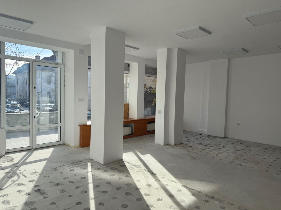 Birouri - Spatiu Comercial