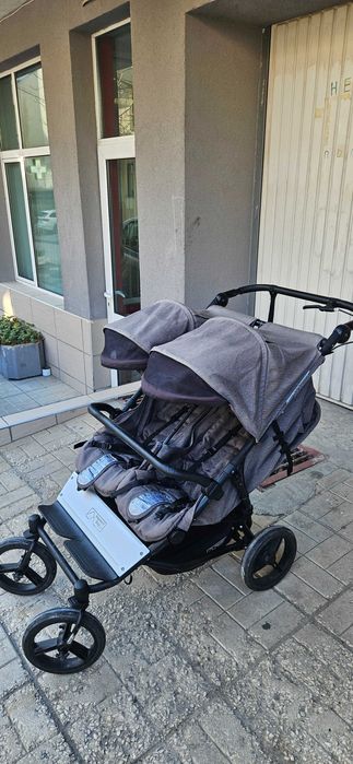 Количка за близнаци Mountain Buggy
