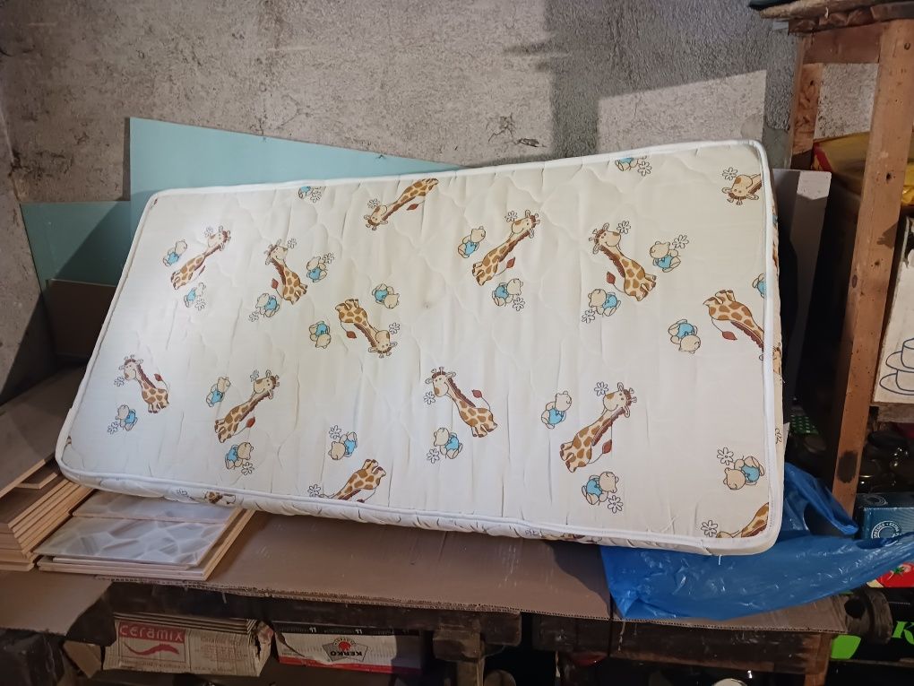 Продавам матрак за кошара