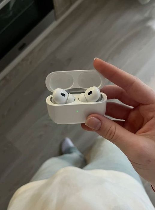 Apple AirPods Pro-пълен комплект