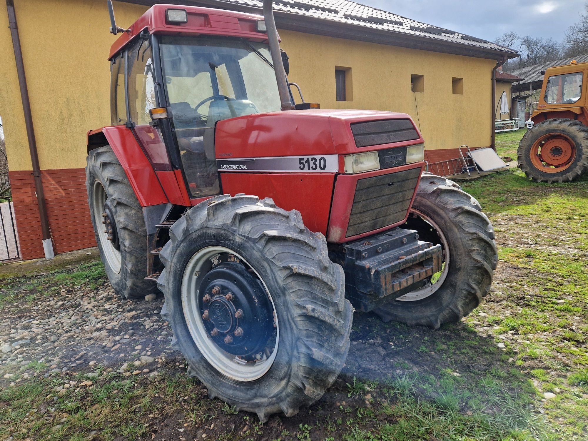 Tractor Case 5130