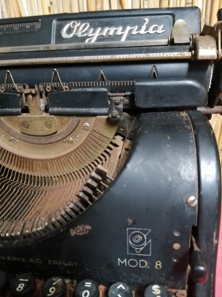 Пишеща машина Олимпия мод. 8 1939 г.