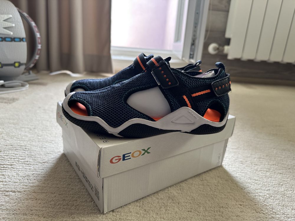 Детски сандали Geox 34 и 36 номер