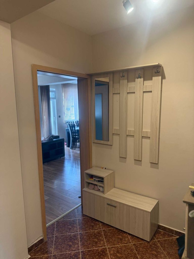 Дава се под наем Тристаен апартамент в София, Център - 120 кв.м за 700 € - Снимка #2